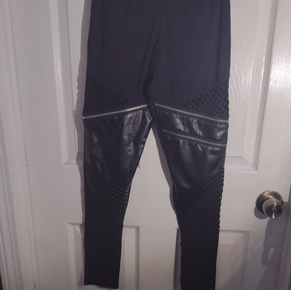 Neo Noir Leggings